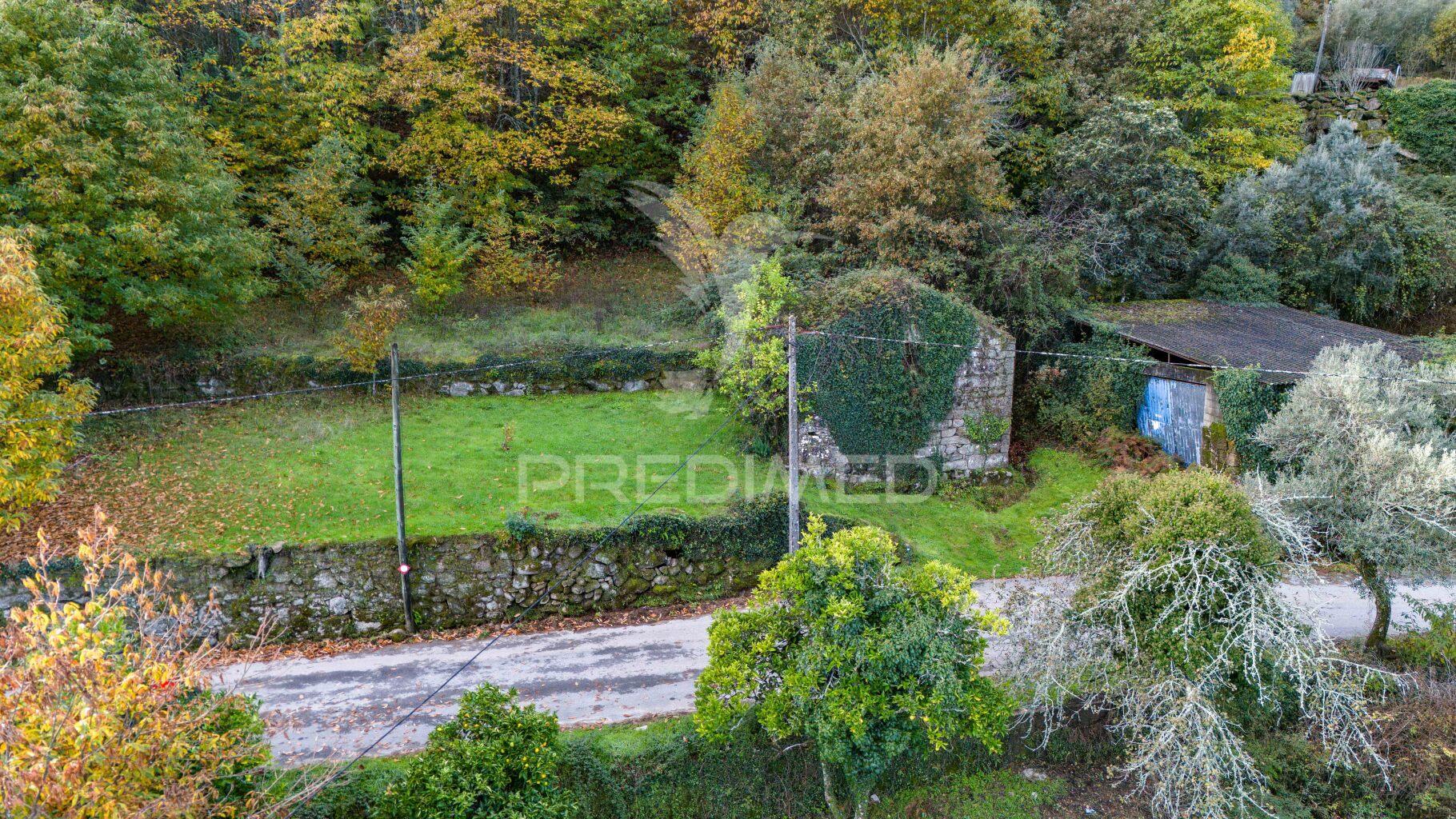 Moradia t1 em ruína em ribeira de pena