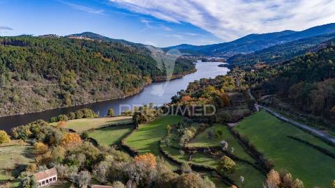 Moradia t1 em ruína em ribeira de pena