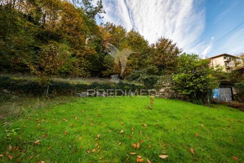 Moradia t1 em ruína em ribeira de pena