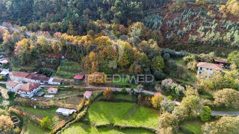 Moradia t1 em ruína em ribeira de pena