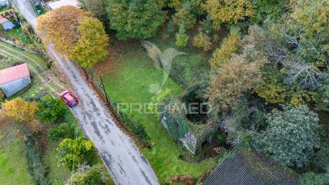 Moradia t1 em ruína em ribeira de pena