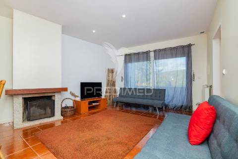 Andar moradia t1 localizado num condomínio com piscina