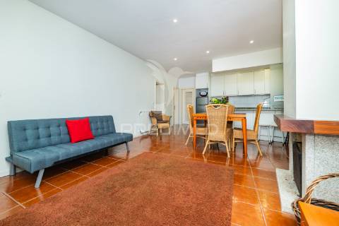 Andar moradia t1 localizado num condomínio com piscina