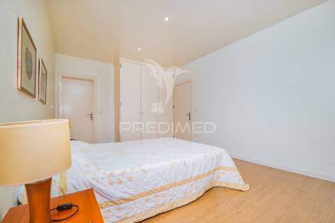 Andar moradia t1 localizado num condomínio com piscina