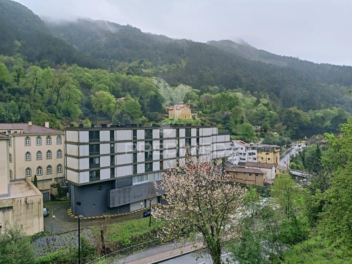 Apartamento t2 como novo no centro da vila do gerês, braga portugal