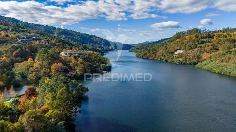 Terreno com 13290 m2 no rio cávado, gerês