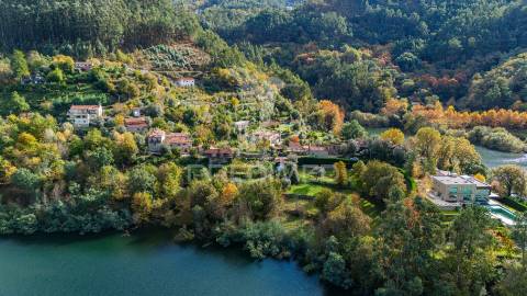 Terreno com 13290 m2 no rio cávado, gerês