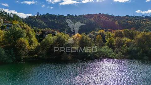 Terreno com 13290 m2 no rio cávado, gerês