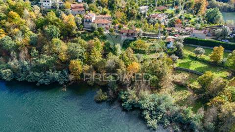 Terreno com 13290 m2 no rio cávado, gerês