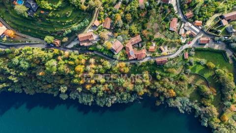 Terreno com 13290 m2 no rio cávado, gerês
