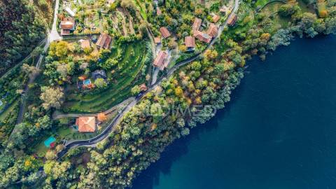 Terreno com 13290 m2 no rio cávado, gerês