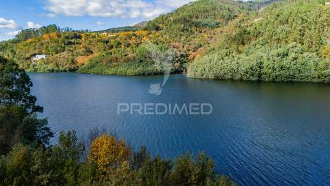 Terreno com 13290 m2 no rio cávado, gerês