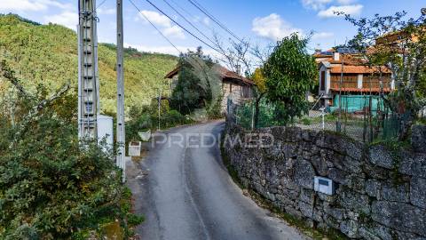 Terreno com 13290 m2 no rio cávado, gerês