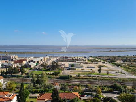 Excelente apartamento t3 com 112m2, suíte e vista rio!