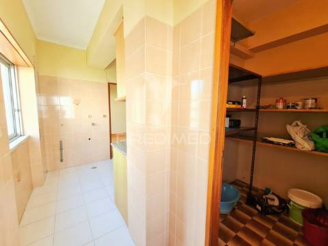 Excelente apartamento t3 com 112m2, suíte e vista rio!