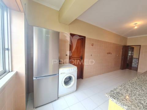 Excelente apartamento t3 com 112m2, suíte e vista rio!