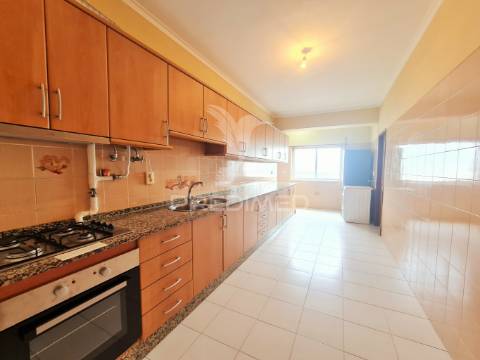 Excelente apartamento t3 com 112m2, suíte e vista rio!