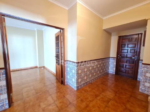 Excelente apartamento t3 com 112m2, suíte e vista rio!