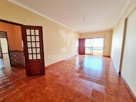 Excelente apartamento t3 com 112m2, suíte e vista rio!