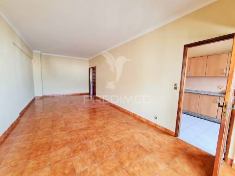 Excelente apartamento t3 com 112m2, suíte e vista rio!