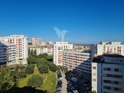 Excelente apartamento t3 com 112m2, suíte e vista rio!