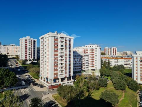 Excelente apartamento t3 com 112m2, suíte e vista rio!