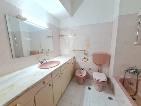 Excelente apartamento t3 com 112m2, suíte e vista rio!