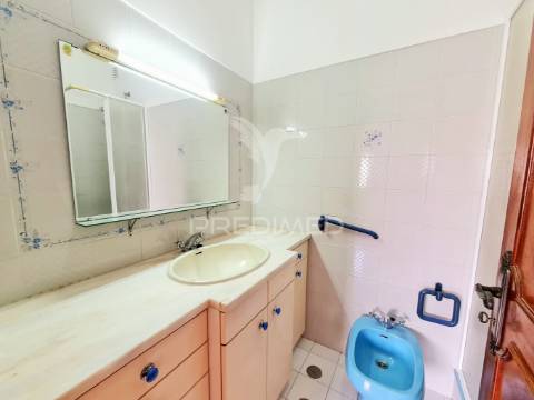 Excelente apartamento t3 com 112m2, suíte e vista rio!