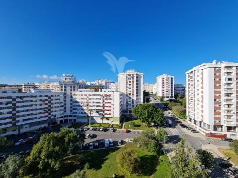 Excelente apartamento t3 com 112m2, suíte e vista rio!