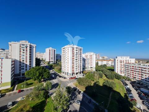 Excelente apartamento t3 com 112m2, suíte e vista rio!