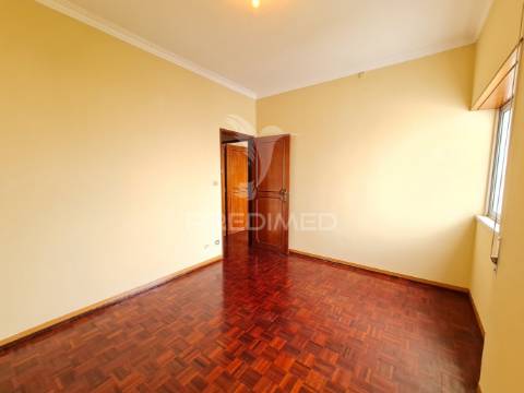 Excelente apartamento t3 com 112m2, suíte e vista rio!