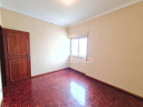 Excelente apartamento t3 com 112m2, suíte e vista rio!