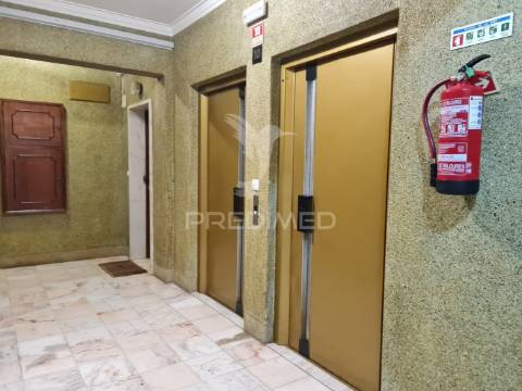 Excelente apartamento t3 com 112m2, suíte e vista rio!