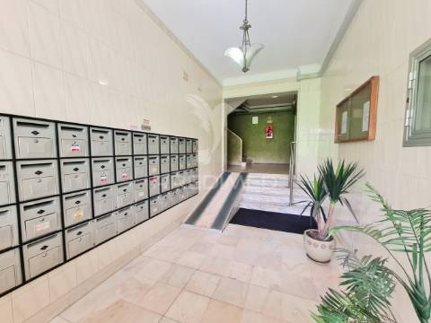 Excelente apartamento t3 com 112m2, suíte e vista rio!