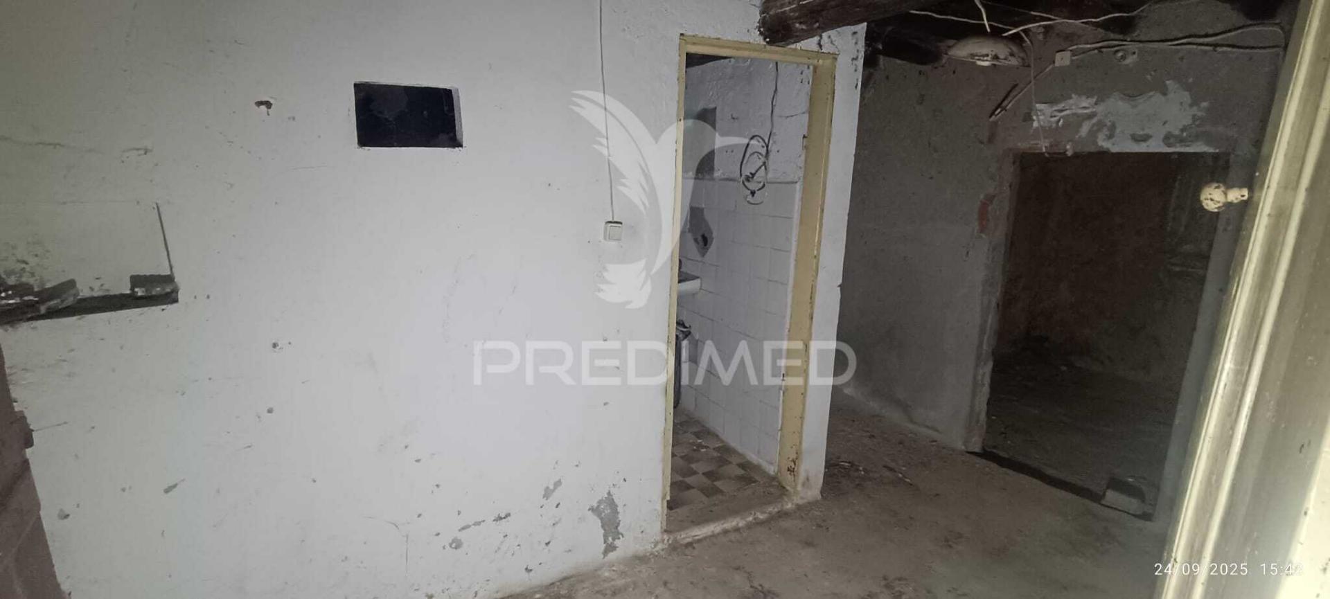 Casa típica para recuperar na zona histórica de castelo de vide