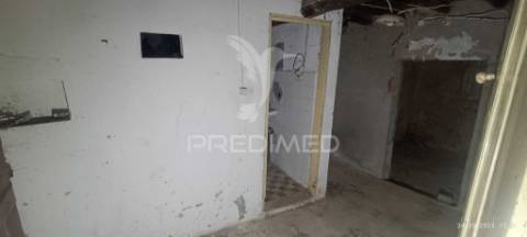 Casa típica para recuperar na zona histórica de castelo de vide