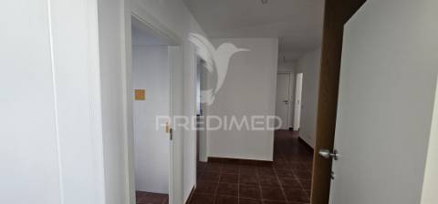 Apartamento t3 arrendamento - vistas do sul