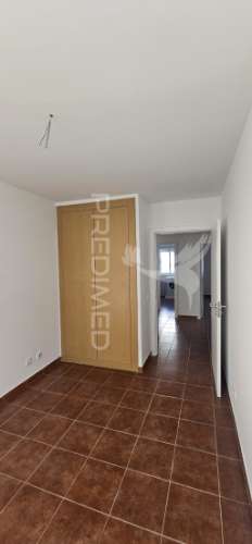 Apartamento t3 arrendamento - vistas do sul