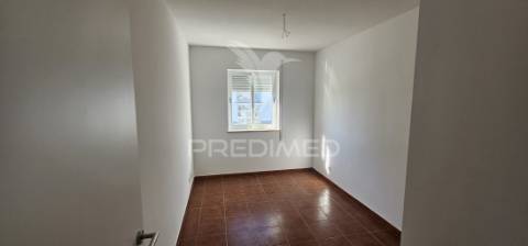 Apartamento t3 arrendamento - vistas do sul