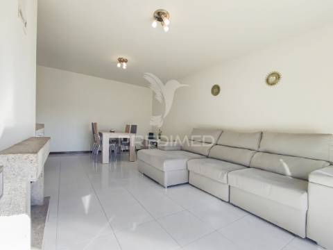 “oportunidade: t2 em excelente estado e localização premium”