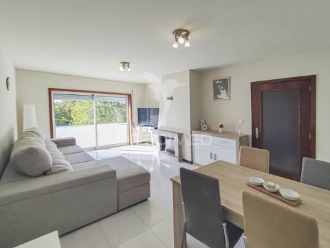 “oportunidade: t2 em excelente estado e localização premium”