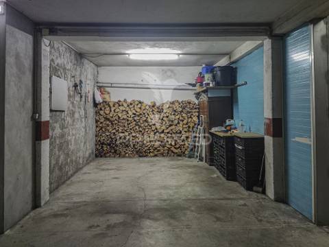 “oportunidade: t2 em excelente estado e localização premium”