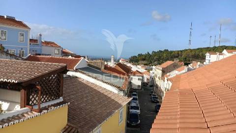 Moradia t3 para recuperar, centro histórico de santiago do cacém.