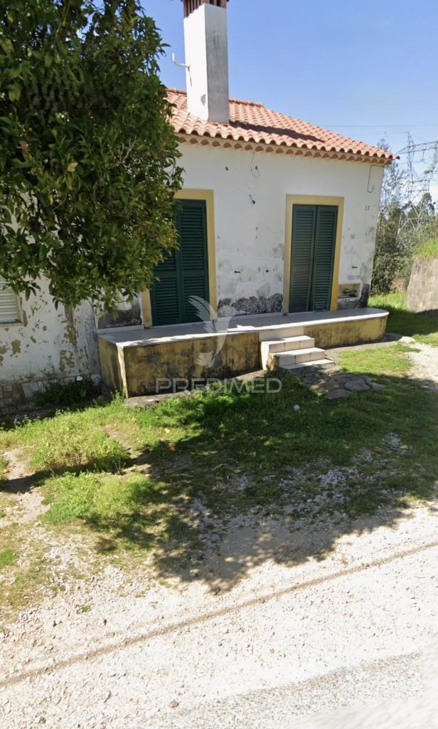 Moradia geminada t4 em chão das maias – serra, tomar