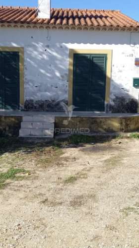 Moradia geminada t4 em chão das maias – serra, tomar