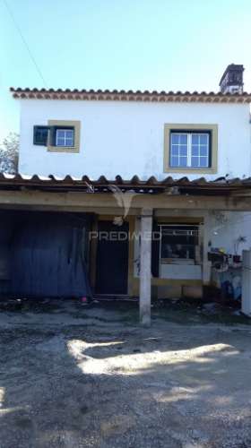 Moradia geminada t4 em chão das maias – serra, tomar