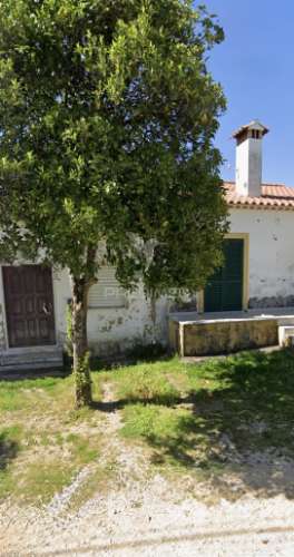 Moradia geminada t4 em chão das maias – serra, tomar