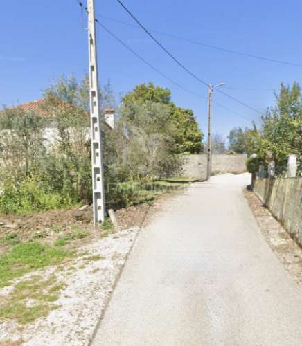 Moradia geminada t4 em chão das maias – serra, tomar