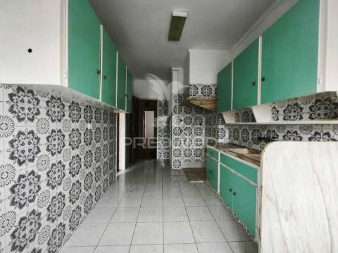 Apartamento t2 | excelente localização e versatilidade | agualva - cacém