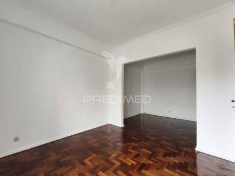 Apartamento t2 | excelente localização e versatilidade | agualva - cacém